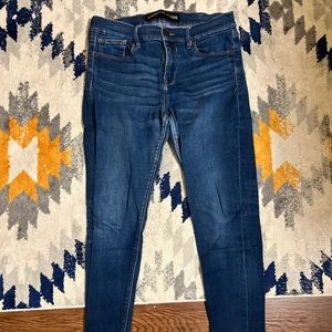 Express Ultimate Stretch Legging Mid-Rise Jeans